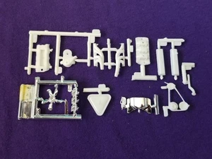 TRI-CARB & ENGINE PARTS for 454 ENGINE from AMT 1963 Corvette 1:25 Model Kit - Picture 1 of 8