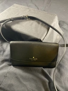 Cartera/cartera cruzada de cuero negro Kate Spade. Excelente estado nuevo sin etiquetas - Imagen 1 de 14