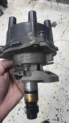1990-1995 Nissan Pathfinder VG30E Distributor Assembly OEM 22100-88G00 - image 1 of 4