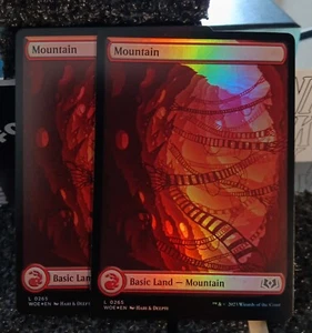 MTG Mountain 265 Foil Basic Land Of 2 Wilds of Eldraine Magic The Gathering  - Picture 1 of 2