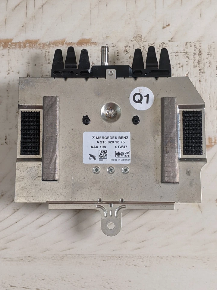 2000-2006 Mercedes-Benz W215 Cl500 Cl600 Radio Antenna Amplifier 2158201675 OEM - Image 1 of 2