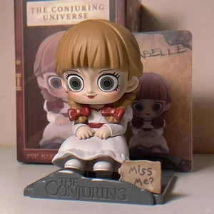 Warner The Conjuring Universe Series Caja Ciega Figura Confirmada Annabelle - Imagen 1 de 4