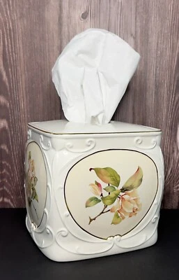 "Cubierta de caja de pañuelos rosas rosas cerámica elevada desplazamiento borde dorado 5,75"" alto 5,25"" ancho" Foto 1 de 4