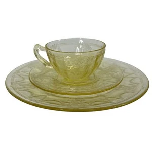 De colección Anchor Hocking camafeo bailarina depresión platos de vidrio taza de té amarillo - Imagen 1 de 10
