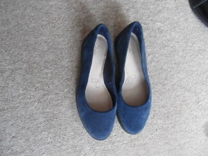 Clarks Shoes .Size UK 4.5./37.5. Colour Navi. 100% Suede. - Imagen 1 de 4