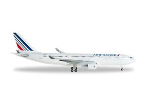 Herpa 1/500 - 518482-001 Air France Airbus A330-200, "F-GZCO"