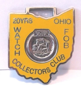 Bucyrus Erie Kettenbagger 20 Jahre Ohio Uhr Anhänger Collectors Club OWFCC Emaille - Bild 1 von 2