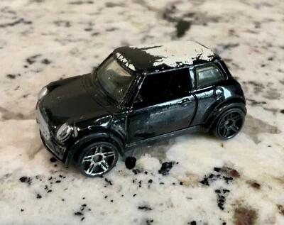 Hotwheels 2001 Mini Cooper Black Die Cast - Image 1 of 4