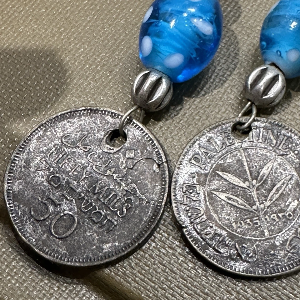 Pendientes monedas Palestina 50 mils plata vintage cuentas de vidrio azul 1935-1940  Foto 1 de 1