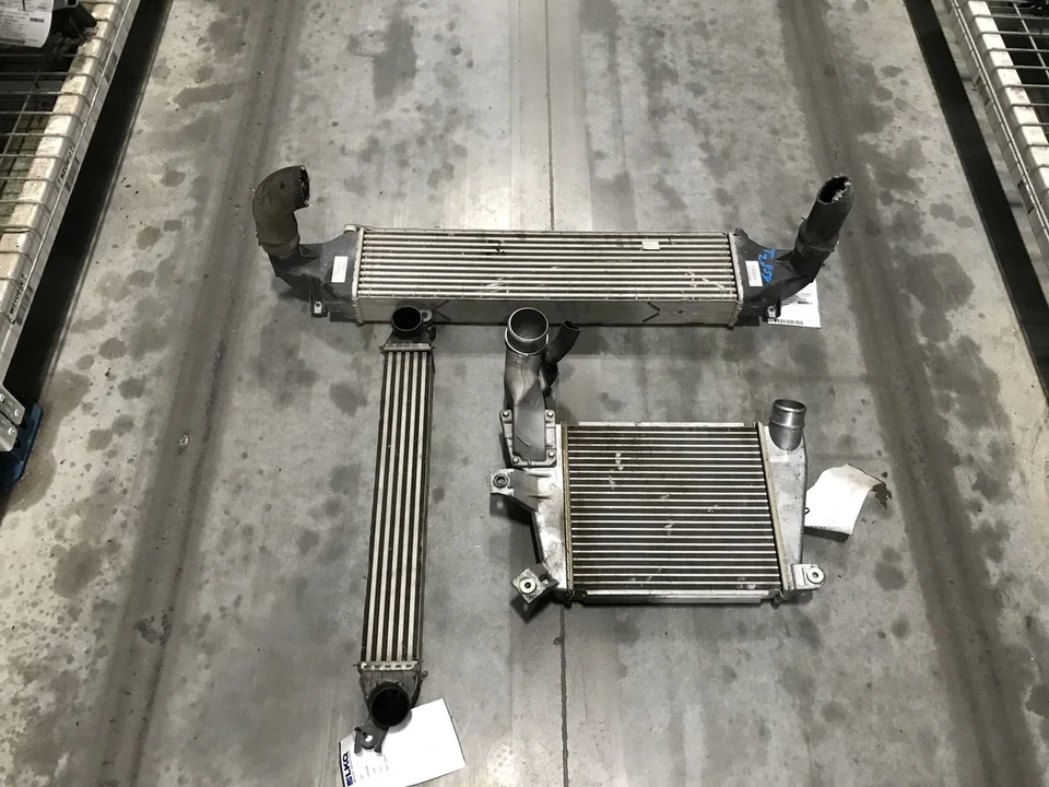 Volkswagen CC 2009 2010 intercooler 119 k OEM Foto 1 de 4