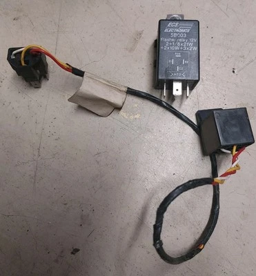 Anhängerkupplung Blinker Relais ECS 5B003 Modul Steuergerät Flasher Blinkerrelai - Bild 1 von 4