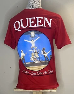 QUEEN Another One Bites The Dust Size Small Red T-Shirt - Picture 1 of 5