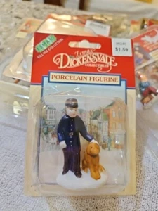 Lemax Village Collecection Collectibles Porcelain Figurine Man & Dog 42106 NEW ! - Picture 1 of 11