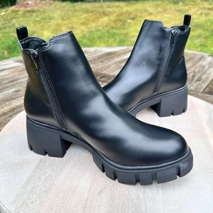 Madden Girl Havenn Damengröße 9,5 schwarz Kunstleder Plateau Stiefeletten NEU - Bild 1 von 14