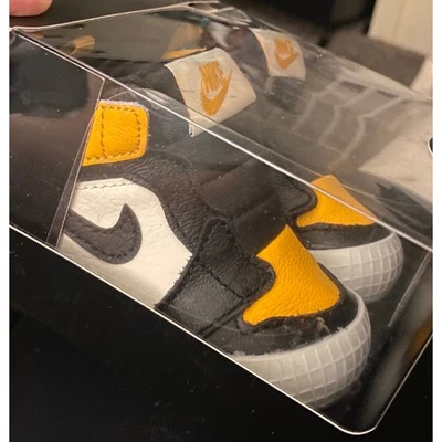 Sapato infantil Jordan 1 berço bota táxi vela preta tamanho 3c AT3745 711 - Imagem 1 de 4