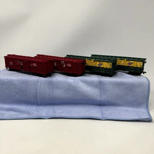 HO Scale Lot of 4 Cattle Livestock Cars CNW & Swift Stock Cars – Good Condition - Picture 1 of 13