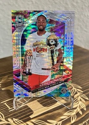 Kawhi Leonard Celestial Prizm 33/99 Spectracular Performances Finals MVP 2019  Foto 1 de 4