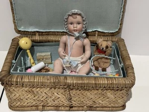 Antique Repro All Bisque Baby Doll in Wicker Case w/Blanket & Toys - Imagen 1 de 17