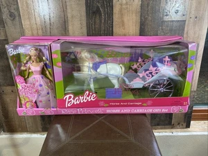 Set CAVALLO E CARROZZA BARBIE ROSE PRINCESS bianco #53955 2000 nuovo con scatola Mattel vintage - Foto 1 di 24