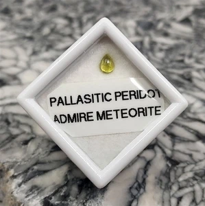 Pallasitischer Peridot Cabochon, 0,24 cts., mit G.I.A. Bericht, #ppv24 - Bild 1 von 5