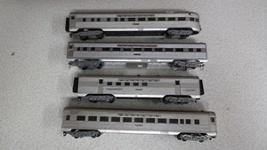 4er SET SANTA FE STREAMLINE SILBER PERSONENWAGEN MIT METALL LKW HO SCALE - Bild 1 von 9