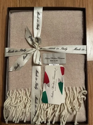 ❤️ Bufanda Tesoros de Lana Italiana Rosa Claro con Flecos ”18x79” En Caja Foto 1 de 3
