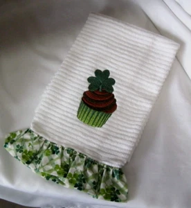 LONGABERGER LUCKY Fabric TOWEL St. PATRICK'S DAY Shamrocks KITCHEN Bathroom NWOT - Picture 1 of 3