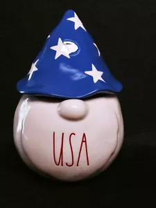 Cappello Rae Dunn Patriottico Sole e Surf Profumo Candela Gnomo Blu Megenta Nuovo - Foto 1 di 5