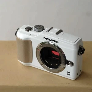 OLYMPUS PEN Lite E-PL2 Body Gold Mirrorless Camera Lens - Picture 1 of 24