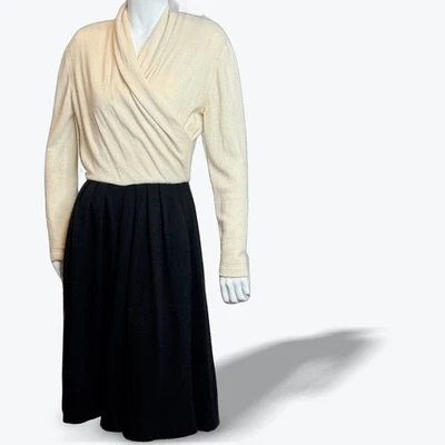 Oscar de la Renta Cashmere Wrap Dress Pockets Bonwit Teller 1980s Vintage RARE 8 - Image 1 of 4