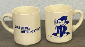 Seltenes Set (2) Walt Disney Educational Media Company Mickey Mouse Kaffeetassen EXC - Bild 1 von 5