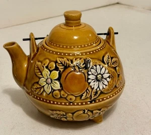 Vtg AMBER/GOLD Ceramic Japanese Footed Teapot with Metal Handle Fruit and Flower - Picture 1 of 14