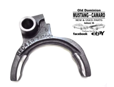 Mustang V-8 1965-1973 manual transmisión de 3 velocidades segunda y tercera horquilla de cambio de marchas Foto 1 de 4
