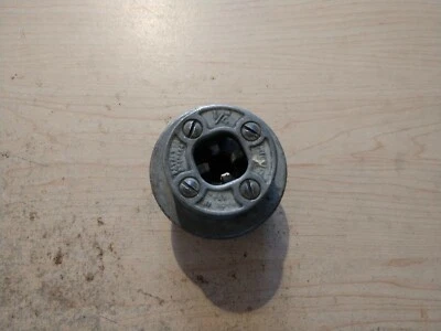 USED RIDGID 111R 1/4" NPT DIE HEAD - CHIPPED TEETH - Image 1 of 4