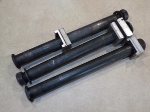 Yamaha R1 98 99 00 01 4XV 5JJ rear back wheel spindle axle & adjuster blocks - Picture 1 of 1