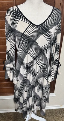 Gabby Skye Dress sz 6 Black White Striped Plaid Sheath Knee Length long sleeve - Image 1 of 4