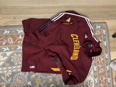 Chaqueta de calentamiento auténtica para hombre Cleveland Cavaliers casa talla mediana M Adidas Foto 1 de 4