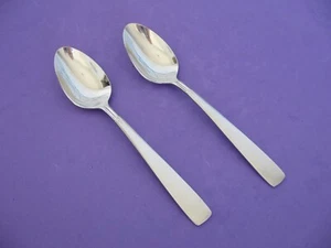 Two teaspoons Oneida stainless SATIN ACCENT frosted glossy USA - Picture 1 of 4