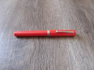 VINTAGE SHEAFFER ORANGE FOUNTAIN PEN 5 INCH LONG M NIB - Picture 1 of 2