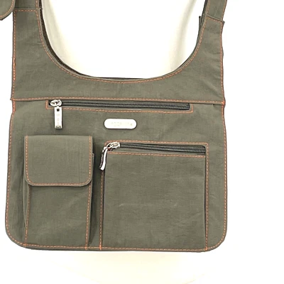 Baggallini Army Green Crossbody Shoulder Bag with Wristlet Rarely Used Pockets!! - Image 1 of 4