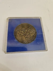 GOLDEN JUBILEE 2002 - SOUVENIR MEDAL - Elizabeth II - St. Marks School Bredbury - Picture 1 of 2