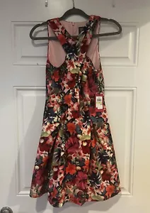Vince Camuto Floral Crossed Halter Cocktail dress 4 petite - Picture 1 of 2