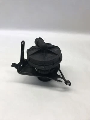 Bomba de aire secundaria Audi A5 S5 B8 2008 2009 2010 2011 2012 OEM enchufe dañado Foto 1 de 4