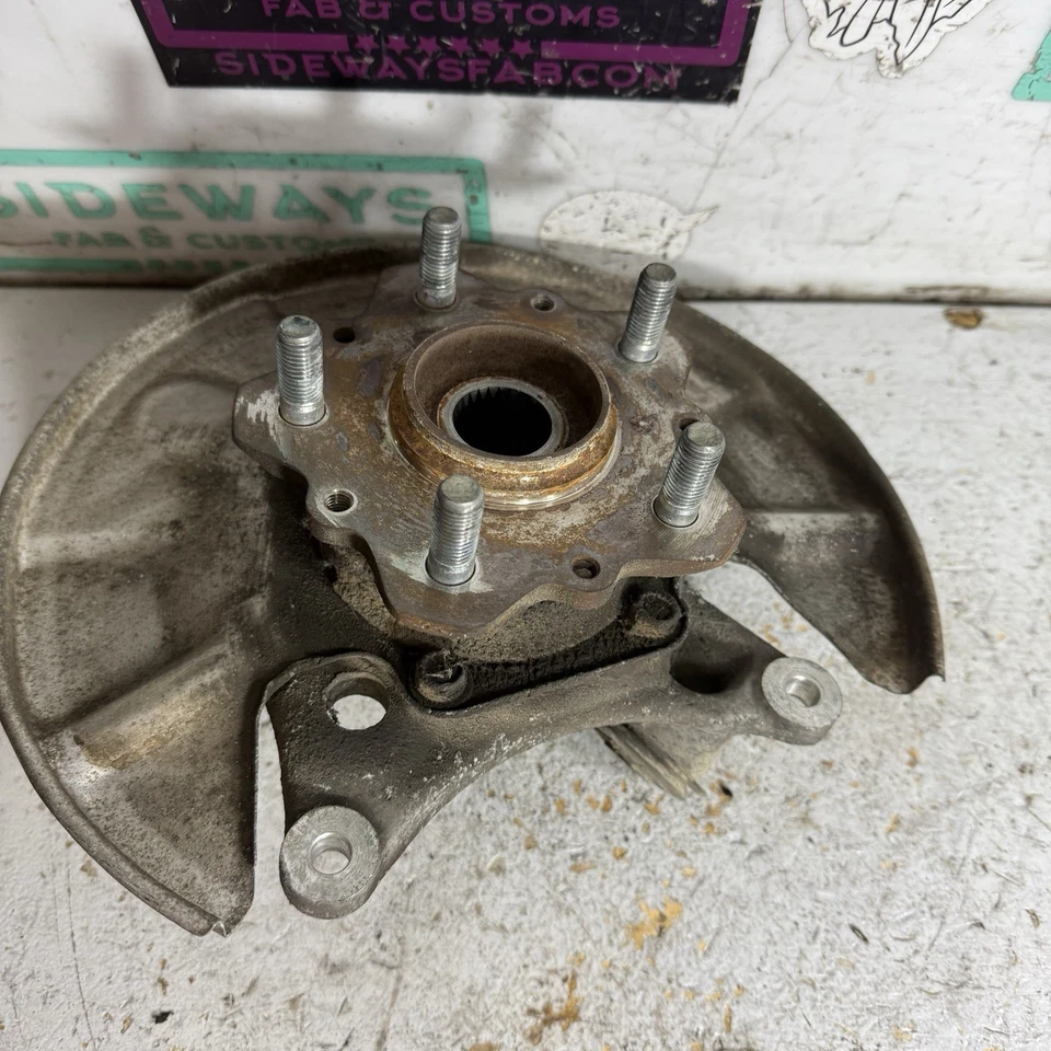 86-91 Mazda RX7 Left Rear Suspension Knuckle & 5 Lug Hub FC Upright Spindle - Image 1 of 4