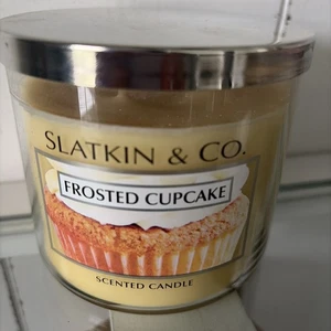 SLATKIN & CO GLASSATO CUPCAKE PROFUMATO 3 STOPPINI CANDELA 14,5 OZ barattolo vetro DECORAZIONE CASA - Foto 1 di 4