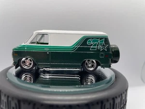 M2 1971 CHEVROLET VAN G10 - Loose - 1/64 - Picture 1 of 9