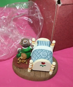 Figura Hallmark Tender Touches Ardilla Orando Dios Bendiga De Colección 1989 - Imagen 1 de 4