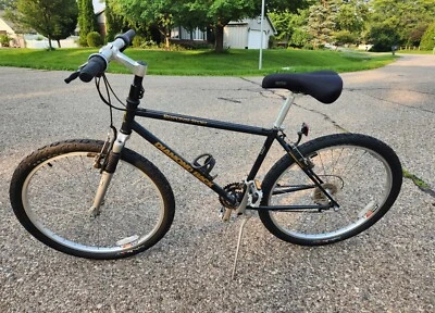 Bicicleta deportiva Diamond Back Response 14 pulgadas cuadro 26 pulgadas ruedas 21 velocidades afinadas 2021 Foto 1 de 4