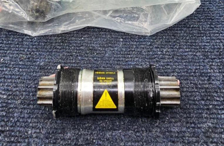 Truvativ BB-04-SPL-SSLT-108-68: Giga Pipe Bottom Bracket Spline USED - Image 1 of 4