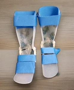 Soporte ortopédico para piernas DAFO AFO Cascade Batman tema pediátrico izquierda y derecha - Imagen 1 de 10